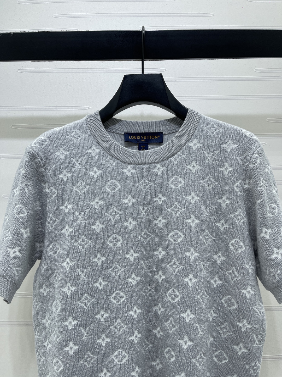 Women's short sleeves
